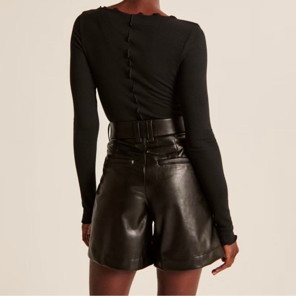 Abercrombie & Fitch Vegan Leather Tailored High Rise Shorts Black Size S - Picture 2 of 6